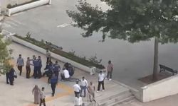 Adliye önünde ortalık bir anda karıştı: Tekme ve yumruklar havada uçuştu