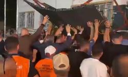 Festival alanında dev ekran devrildi: Çok sayıda yaralı var