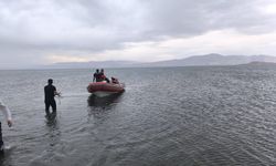 Van Gölü'nde can pazarı: 1’i çocuk 3 kişi hastaneye kaldırıldı!