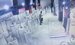 Van'da işaret diliyle pazarlık yapan ikili, halay çekerek anlaştı