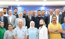 AK Parti Van’da 25. kuruluş yıl dönümünü kutladı!