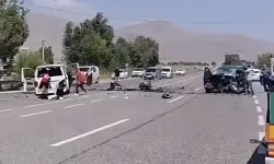 Van-Erciş yolunda feci kaza: 2 ölü, 9 yaralı!