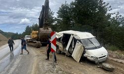 İşçi minibüsü uçuruma yuvarlandı: Vanlı genç hayatını kaybetti!
