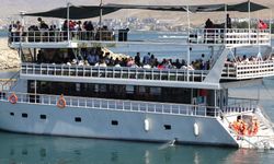 Savaşa rağmen İranlı turistlerin Van’a akın etti