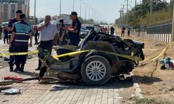 Böyle kaza görülmedi: Otomobil takla atarak ikiye bölündü! 2 ölü, 2 yaralı