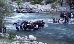 Patika yola helikopter bile inemedi: Sarp kayalıklardan cenaze taşıdılar!
