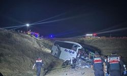 Hızını alamayan yolcu otobüsü şarampole uçtu: 2'si ağır 24 yaralı!