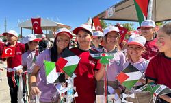 Van’da 700 öğrenci Gazzeli çocuklar için tek yürek oldu!