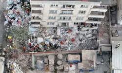 İstanbul'da 7 katlı bina çöktü! 10 kişi kurtarıldı, 2 kişi hayatını kaybetti
