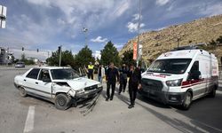 Van'da iki otomobilin çarpışması sonucu 2 kişi yaralandı