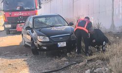 Van'da park halindeki otomobil yandı!