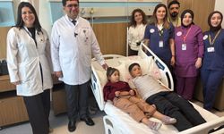 Vanlı iki kardeş aynı anda ameliyata alınarak zoru başardı!