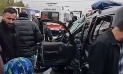 Van’da bir kaza daha: Tır ile aracın çarpıştığı kazada 2 kişi yaralandı!