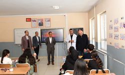 Van İl Milli Eğitim Müdürü Çandıroğlu'ndan Çatak'a öğrencileri dinledi!