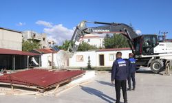Van’da ruhsatsız düğün salonu yıkıldı!