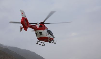 Van'da ambulans helikopter kalbi duran hasta için havalandı!