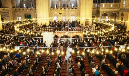 Teravih Namazı Nasıl Kılınır, Kaç Rekattır?