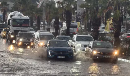 Bu şehirlerde yaşayanlar dikkat! Tam 72 şehrimizi sağanak yağış esir alacak! İşte o iller