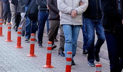 Hakkari'de kaçakçılık operasyonu: Çok sayıda kişi tutuklandı!