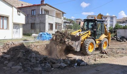 Van’da yeni yol için ilk kazma vuruldu: İki mahalle birbirine bağlanacak!