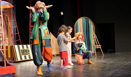 Van’da festival etkinlikleri 7. gününde de renkli görüntülere sahne oldu