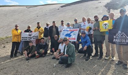 Süphan Dağı zirvesinden Van Gölü için anlamlı çağrı!