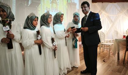 Van’da büyük başarı: Bir yılda 7 öğrenci hafız oldu!