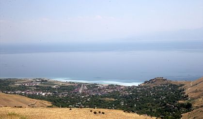 Kef Kalesi’nde Urartu tarihine ışık tutacak yeni keşif: Binlerce yıllık tarih gün yüzüne çıkarılıyor!