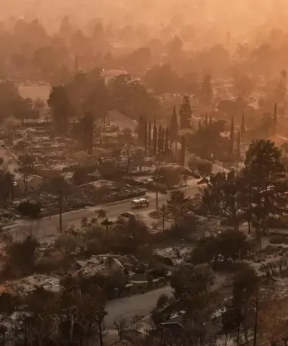 Hollywood yıldızı Los Angeles'taki orman yangınını Gazze'ye benzetti