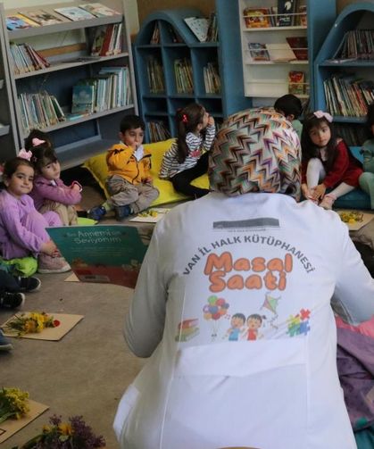 Van Halk Kütüphanesi'nden çocuklar için masal saati