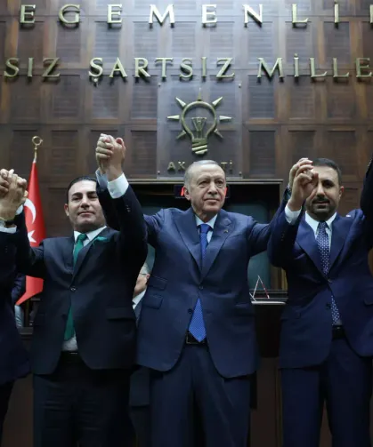 5 yeni isim partisinden istifa ederek AK Parti'ye geçti!