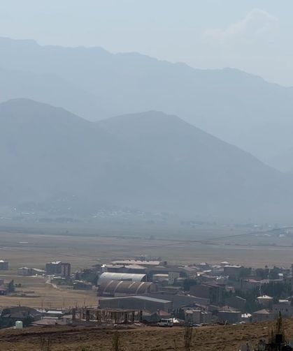 Yüksekova'da toz bulutu etkili oldu