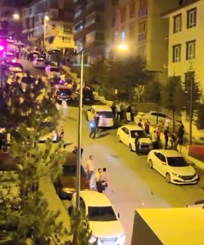 Komşu aileler arasında 'çöp atma' kavgası: 3 yaralı