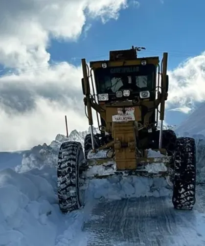 Van’da ulaşıma kar engeli