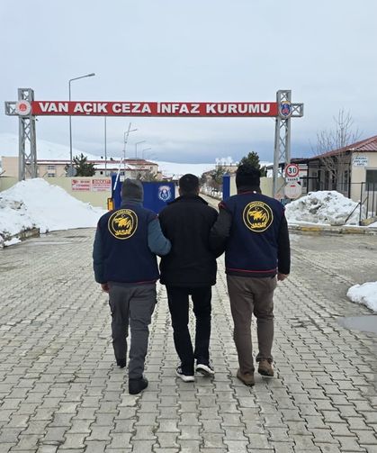 Her yerde aranan firari şahıs tutuklanıp, Van’a gönderildi!