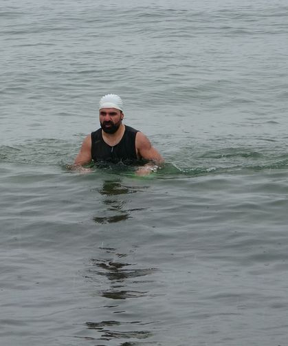 Türkiye Van’daki öğretmenin hareketini konuşuyor!