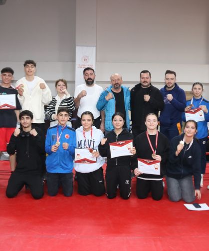 Edremit Belediyesi boksörlerinden büyük başarı: 4 Şampiyonluk