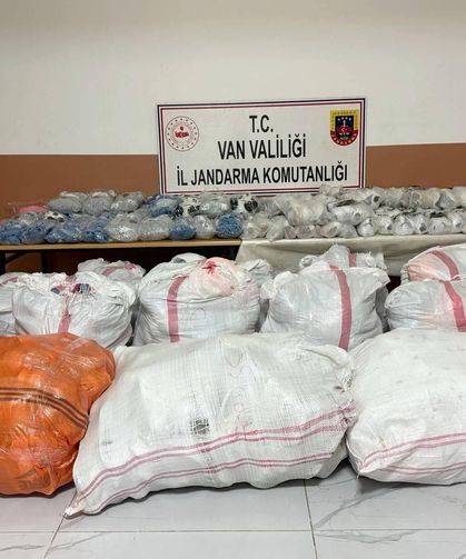 Van'da gümrük kaçağı eşya ele geçirildi