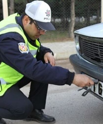 Bu plakayı kullananlar dikkat! Değişmeyen yandı: 280 bin TL cezası var!