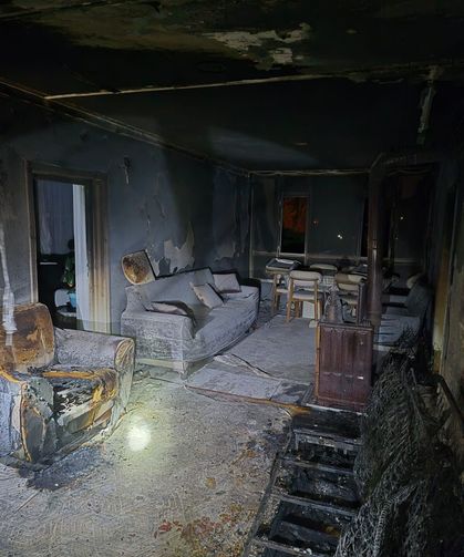 Van’daki yangında yürek yakan görüntü: Hatıralar ve eşyalar bir anda kül oldu!