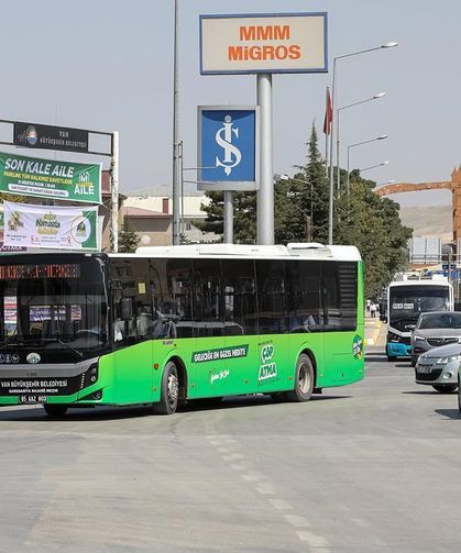 Vanlılar ücretsiz ulaşımın keyfini çıkardı!