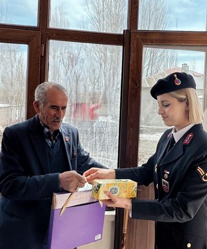 Van’da şehit ailelerine bayram ziyareti…