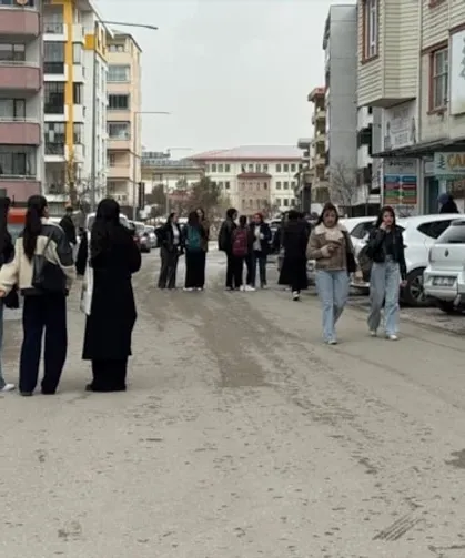 Van'da can kaybı var mı? AFAD, 5.2'lik şiddetli deprem sonrası açıkladı!