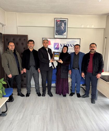 VEDAŞ ekiplerine muhtarlardan anlamlı teşekkür!