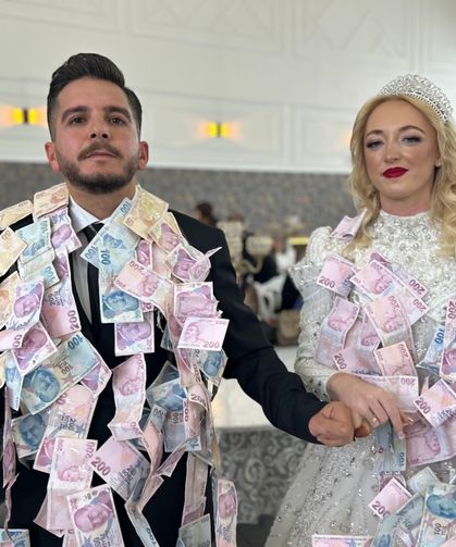 Aşk sınır tanımadı: İskoçyalı geline Van usulü düğün!