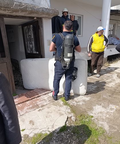Van’da korkutan ev yangını: Hasar büyük!