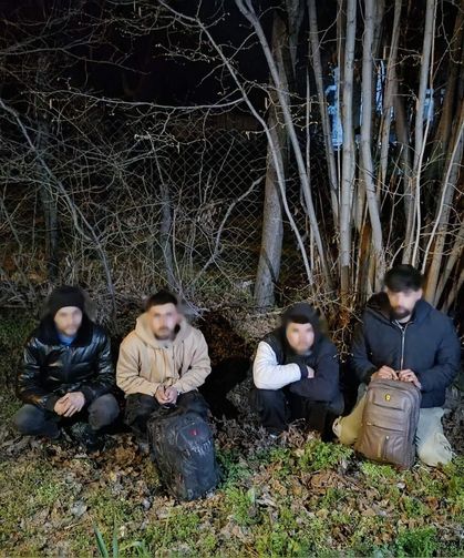 Van’da göçmen şebekesi çökertildi: 9 kişi yakalandı, 4 kişi tutuklandı!