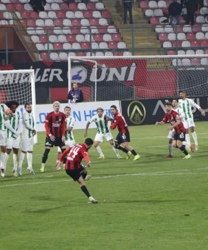 Serikspor-Vanspor maçında ilk 11’ler belli oldu: Vanspor’da ilk 11’de sürpriz isimler!