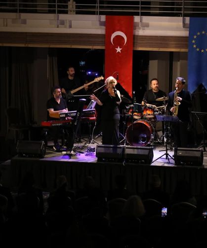Van’da caz konseri büyük ilgi gördü!