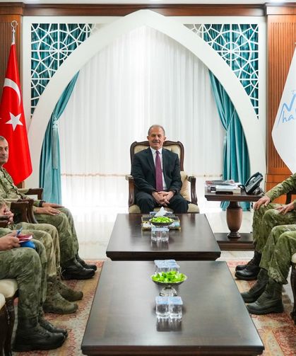 Korgeneral Topaloğlu, Hakkâri Valiliği’ni ziyaret etti